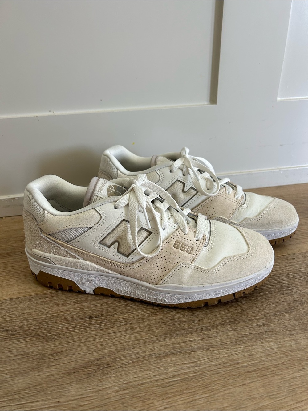 New Balance 550 Women's Athletic Sneakers in Off-White and Gum